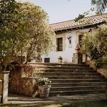 فندق San De إسكالانتي