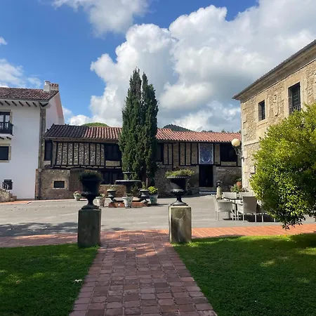 San Román De Hotel Escalante