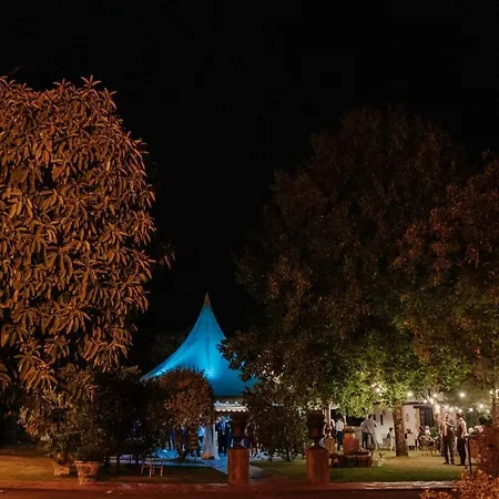 فندق San De إسكالانتي