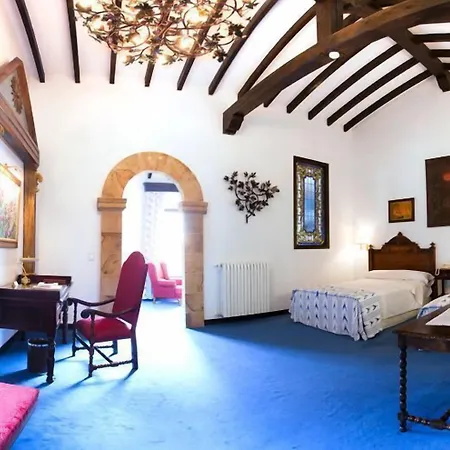 فندق San De إسكالانتي